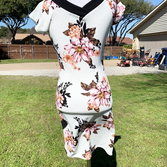 RUE 21 Great Condition Stretchy Floral Dress S - Picture 2 of 3